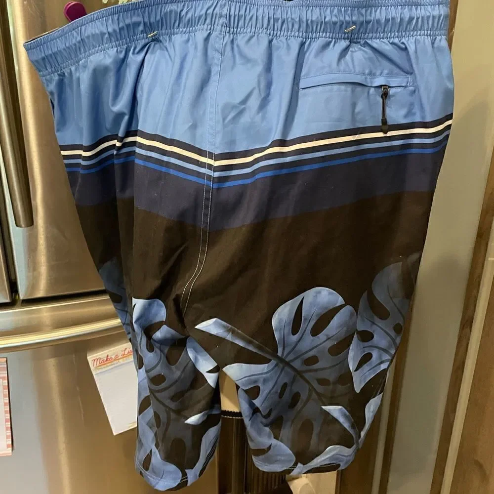 NWT Roundtree & Yorke Swim Trunks - Picture 5 of 7